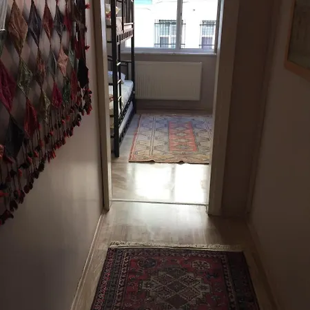 Avrasya بيت شباب