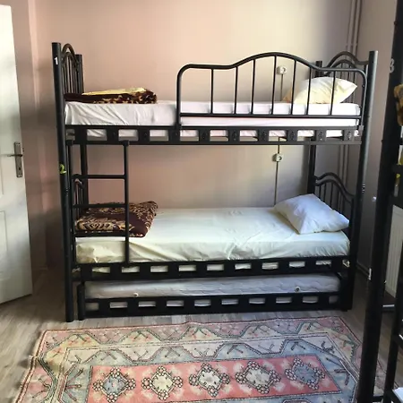 Avrasya Hostel *